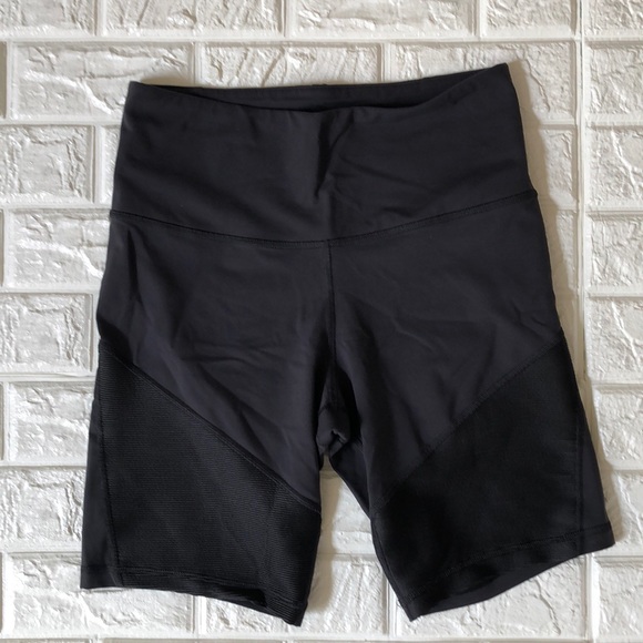 Reebok Pants - Reebok workout cycling athletic spandex shorts